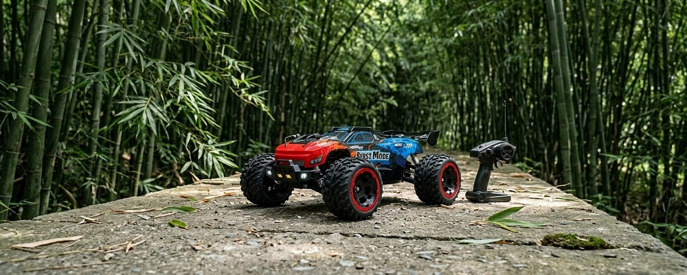 What metal parts does SUCHIYU 10101 use to improve chassis durability?