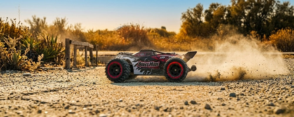 What special accessory on the rear of SUCHIYU 10101 enhances playability?